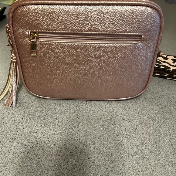 💕💕Adorable crossbody with trendy guitar strap💕💕 - Picture 4 of 5